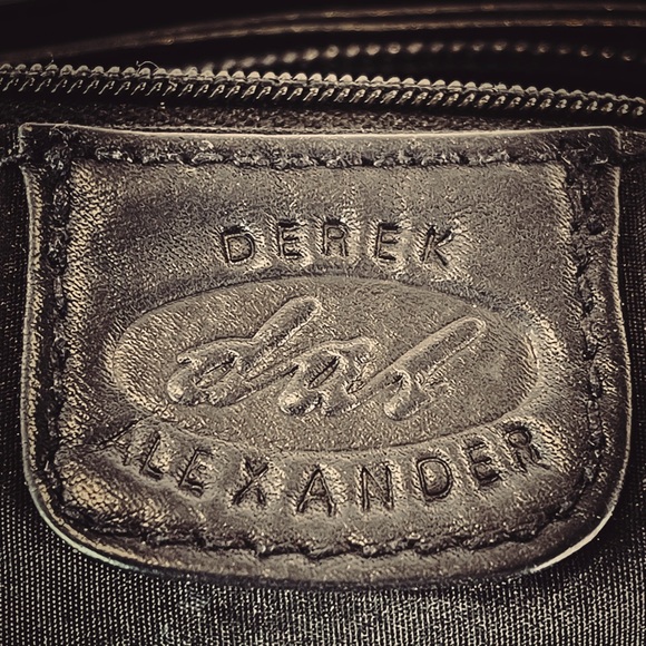 Versatile Leather David Alexander Crossbody Bag - Picture 5 of 5